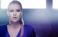 Zobaczcie nowy teledysk Kelly Clarkson!