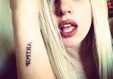 Nowy tatuaż Lady GaGi (FOTO)