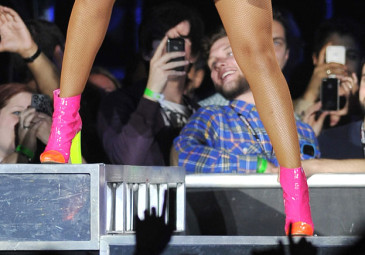Rihanna obmacywała striptizerki!
